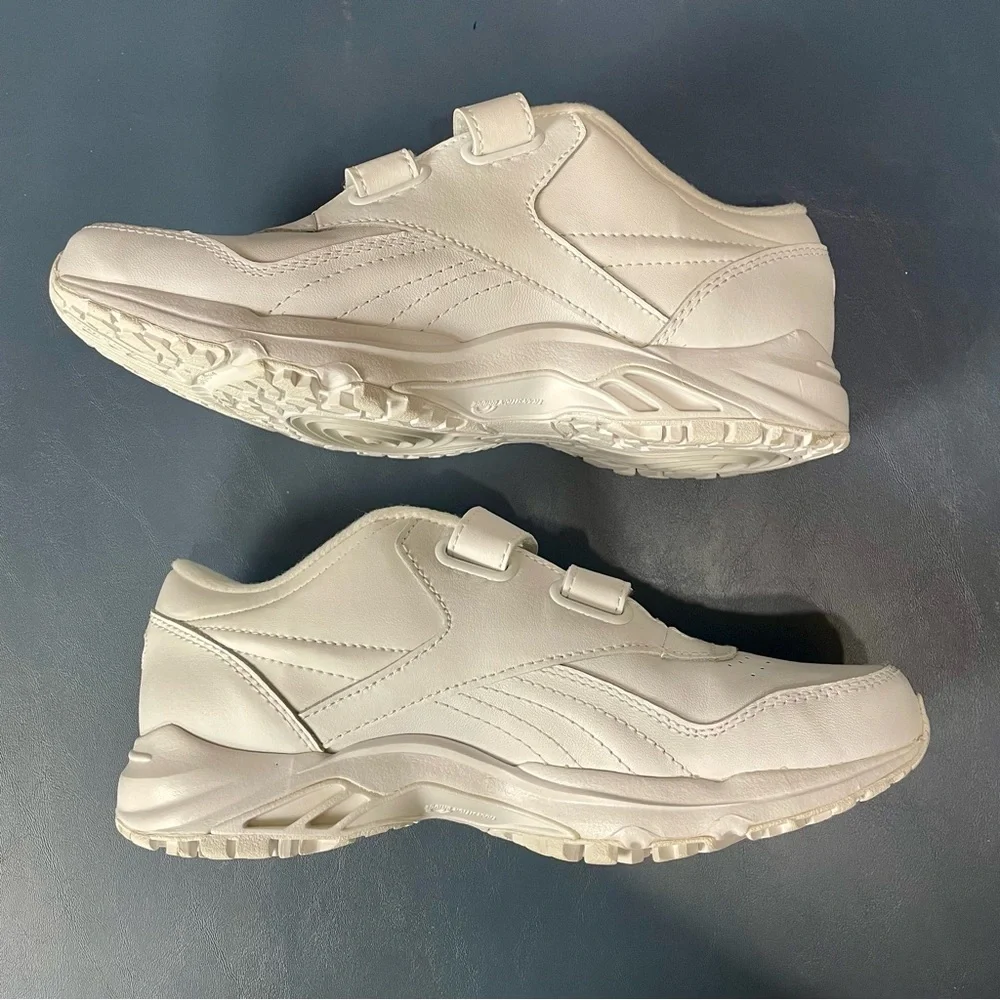 Reebok Walking Athletic Shoe‎ Women's Leather Slip On Comfort Granny Mature 8